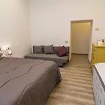 Giu Al Centro Neapol