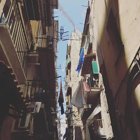 Oda ve Kahvaltı Giu Al Centro Napoli