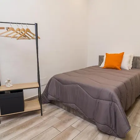 Giu Al Centro 3* Napoli