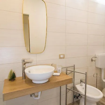 Bed & Breakfast Giu Al Centro 3*