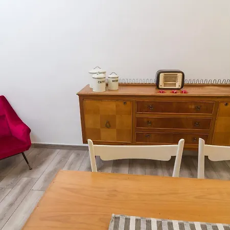 Alojamento de Acomodação e Pequeno-almoço Giu Al Centro