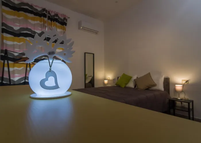 Giu Al Centro Bed and Breakfast Νάπολη